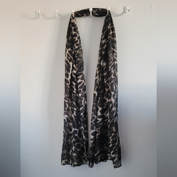 Host Pick 💝 Mango | Printed lightweight scarf - Picture 2 of 4